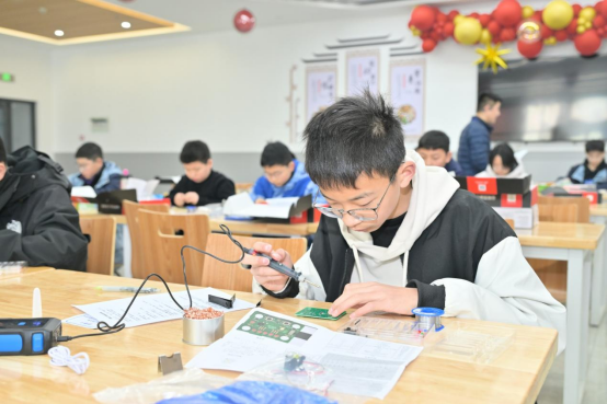 新沂市舉辦第三十一屆江蘇省青少年科技模型選拔賽86.png 新沂市舉辦第三十一屆江蘇省青少年科技模型選拔賽86.png